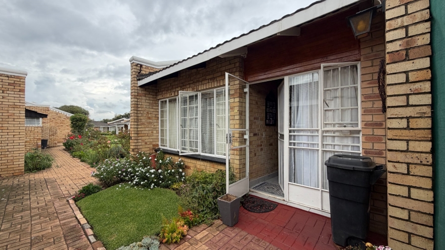 1 Bedroom Property for Sale in Miederpark North West